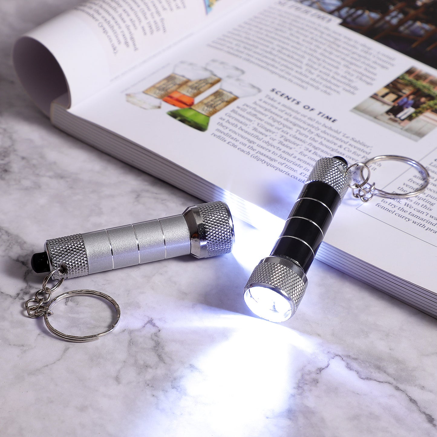 Mini Porte-Clés LED Urgence - Lampe Torche Aluminium Ultra-Légère - Camp de Base Farzen