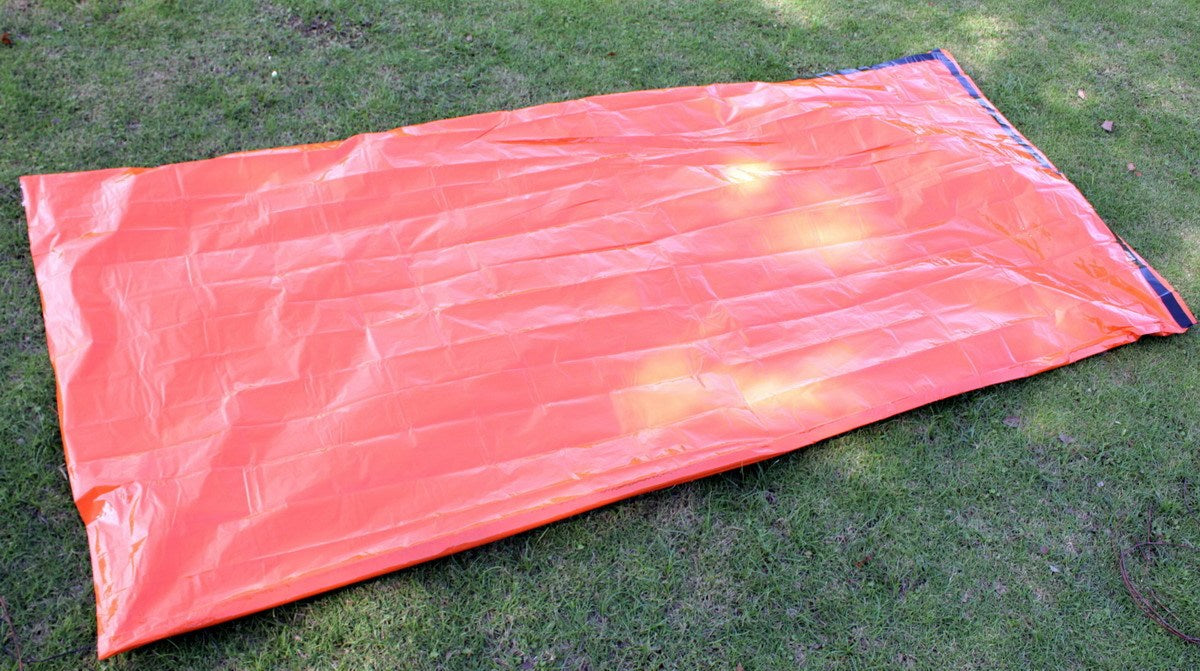 Sac de Couchage Urgence Aluminium - Kit Survie Isolation Thermique 200g - Camp de Base Farzen