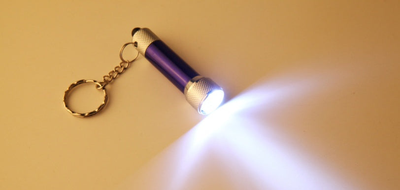 Mini Porte-Clés LED Urgence - Lampe Torche Aluminium Ultra-Légère - Camp de Base Farzen