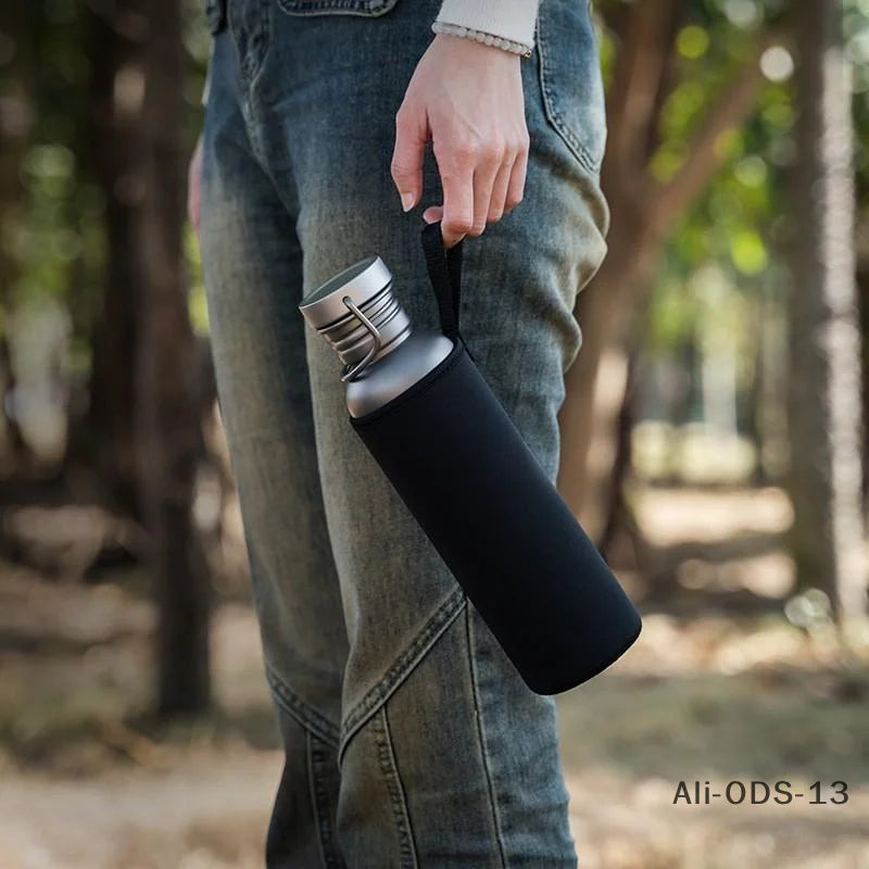 Bouteille Titane Pur 99,8% Ultra-Légère - 3 Tailles 500ml/600ml/750ml Premium Outdoor - Camp de Base Farzen